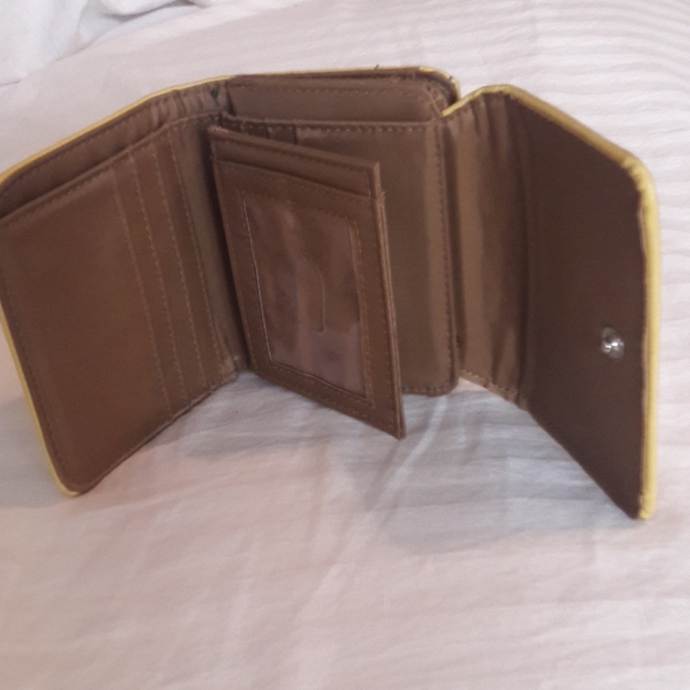 Sm. Wallet - Picture 4 of 4